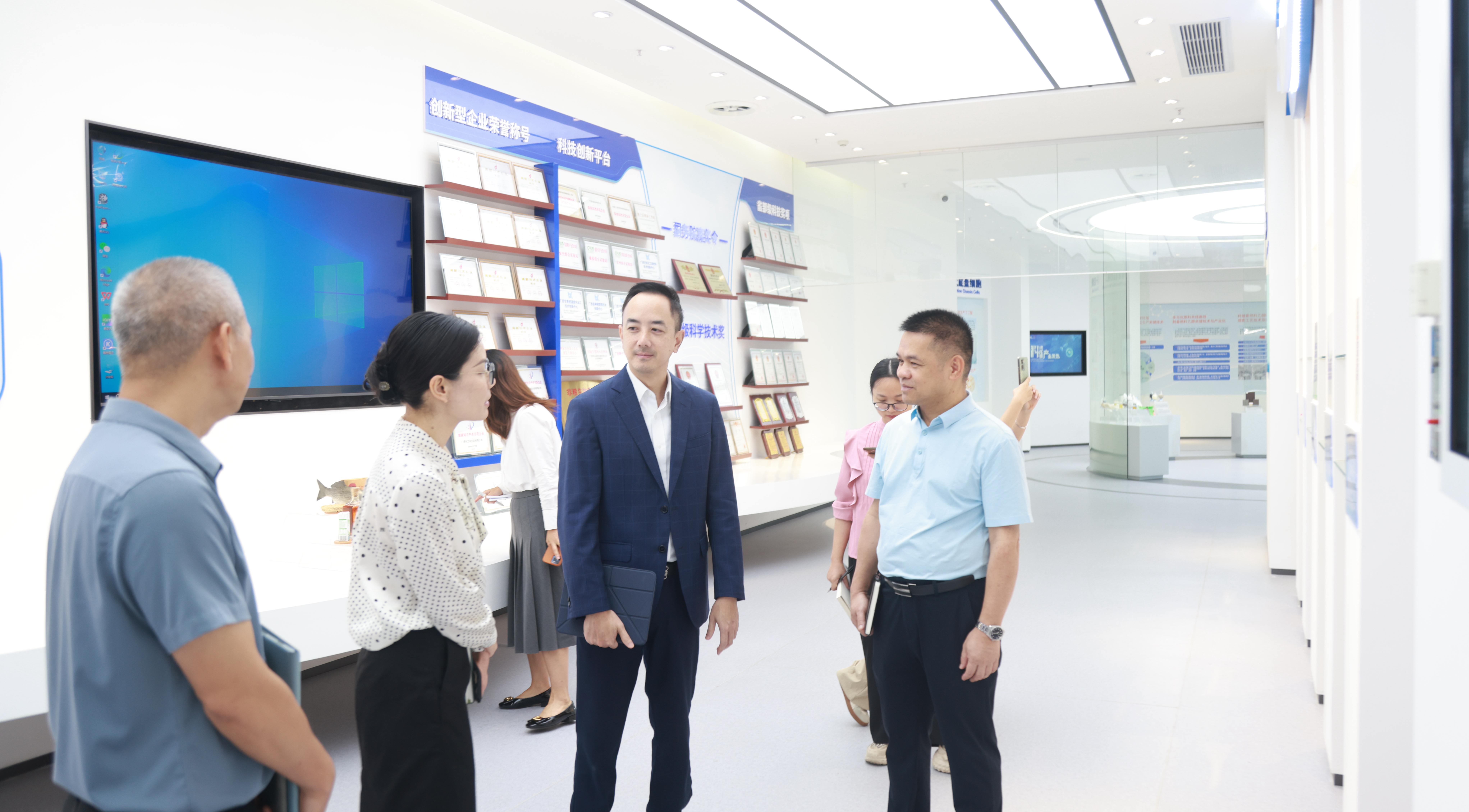 泰國(guó)駐南寧總領(lǐng)事館商務(wù)領(lǐng)事一行人 到明陽(yáng)淀粉公司開展木薯產(chǎn)業(yè)合作調(diào)研